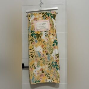 ✨NWT✨ Cupcakes & Cashmere: Oversized Decorative Throw